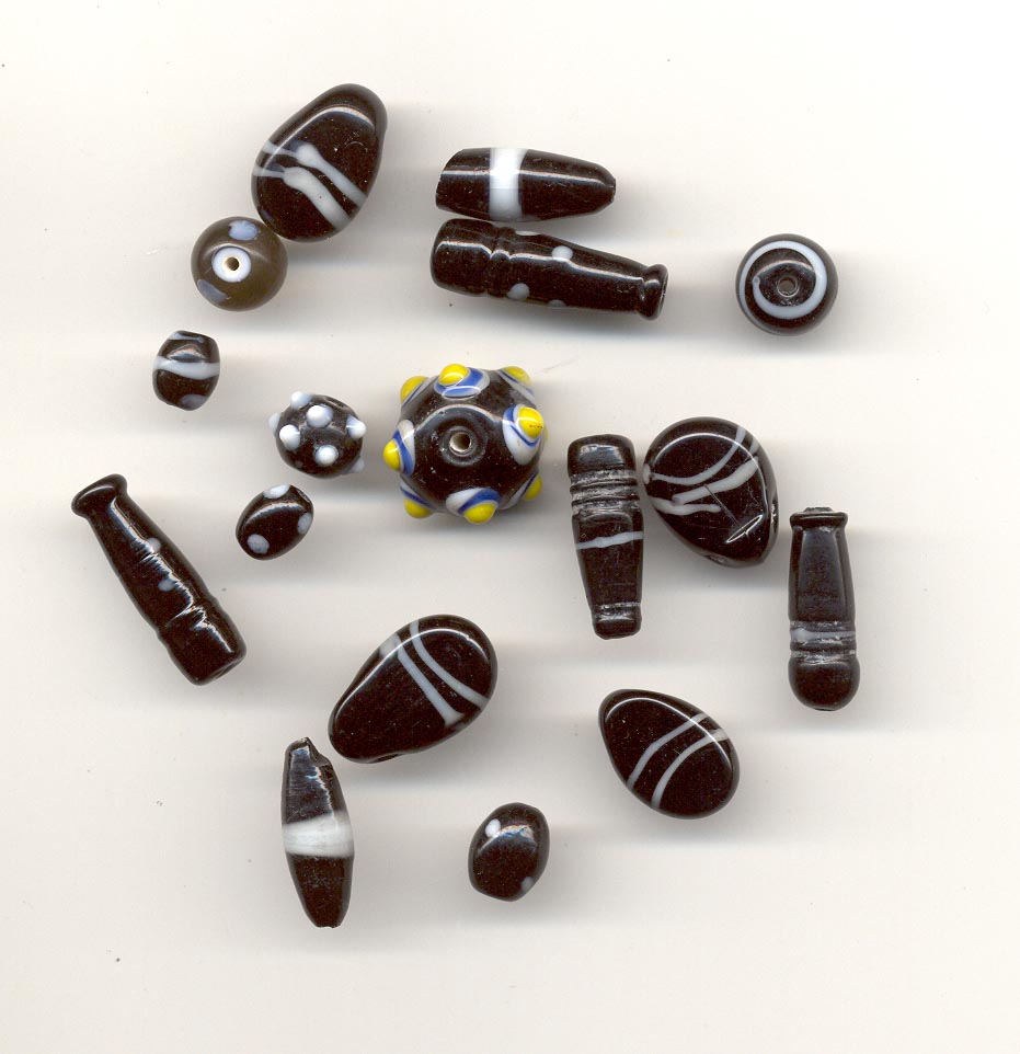 Indian glass bead mix - Black and White