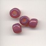 Rose Vif macram? beads, opaque